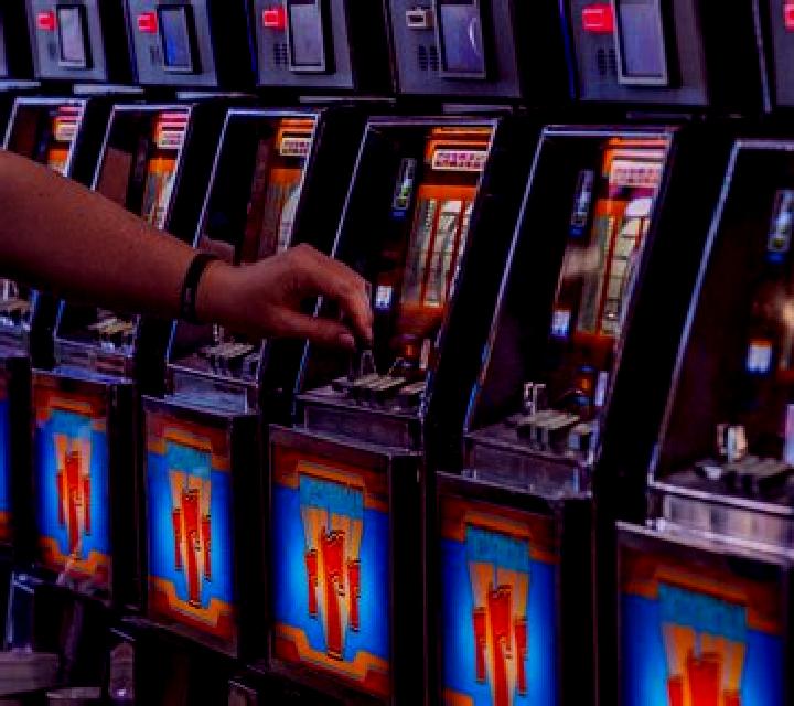 Super 8 (Popular Gaming) slot