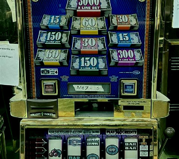 Super Lucky Dollar slot machine