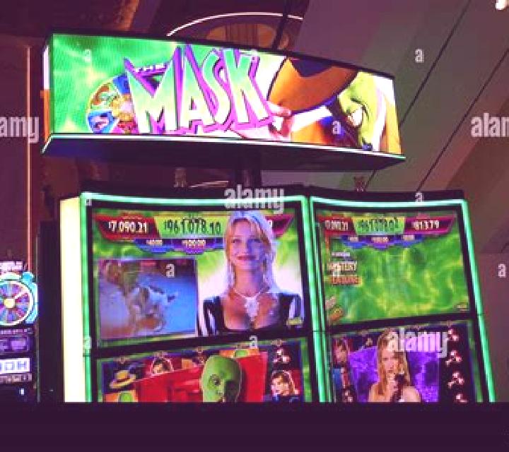 Super Mask slot machine