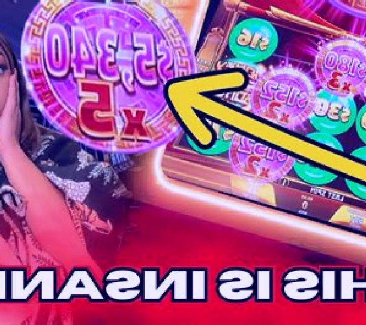 Surfing Beauties slot game