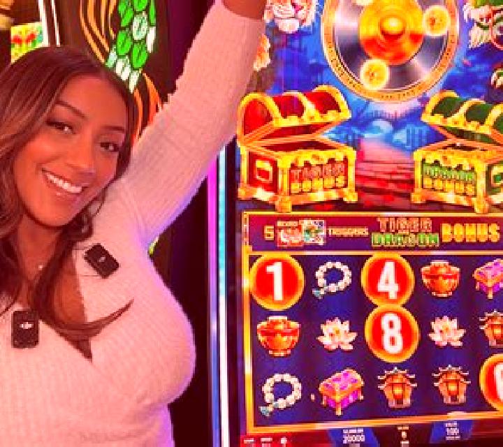 Surfing Beauties slot machine