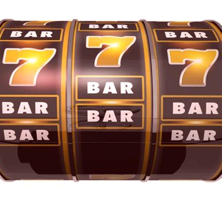 Symmetry slot machine