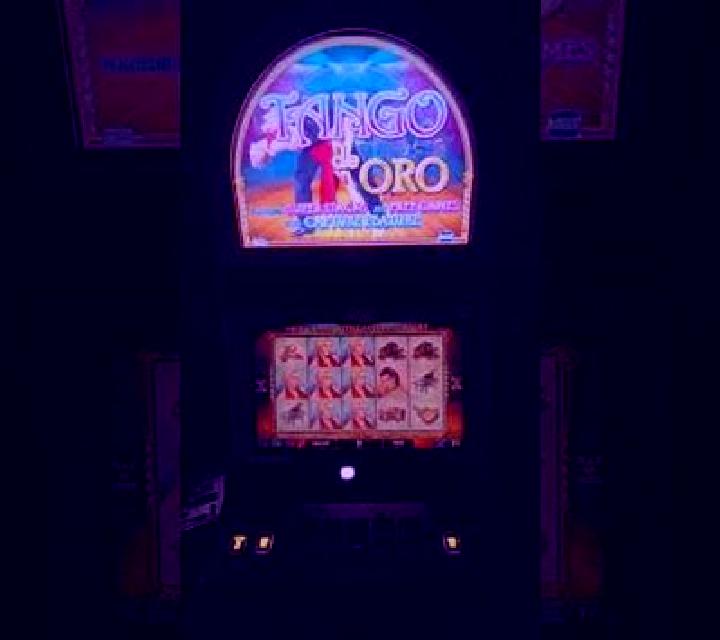 Tango Twirl slot machine