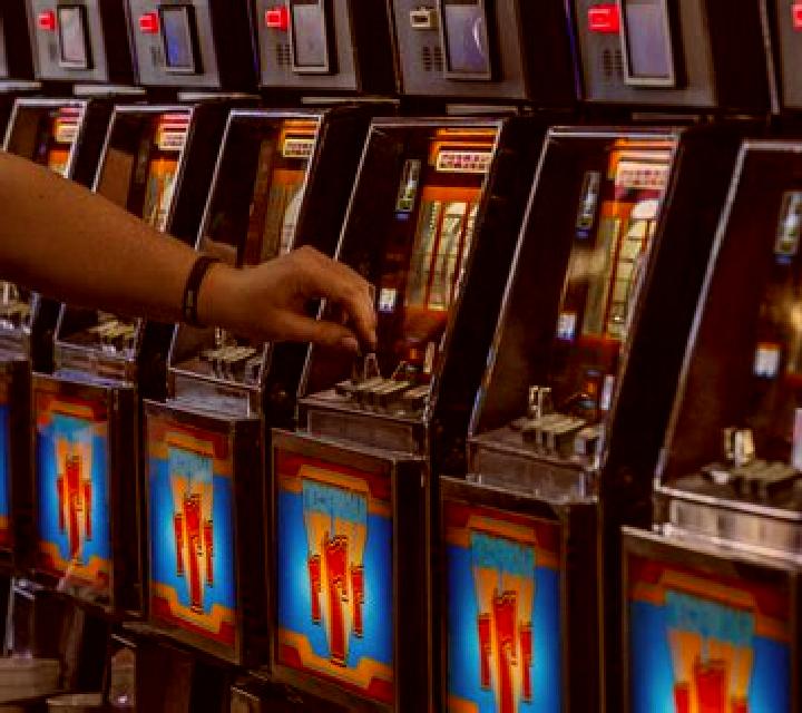 The 100K Drop slot machine