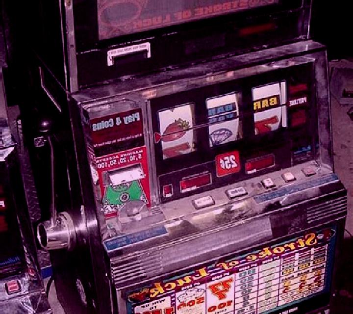 The Edge of Luck slot machine