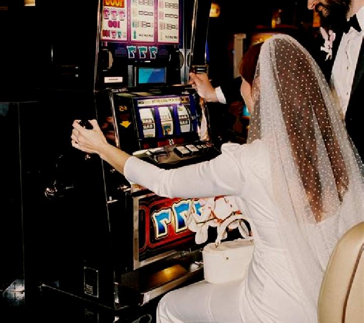 The Flower Bride slot machine