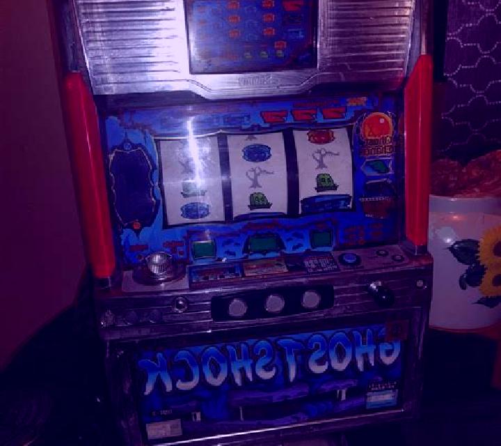 The Ghost Walks slot machine