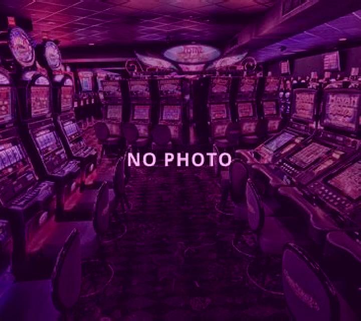 The King (iSoftBet) slot machine
