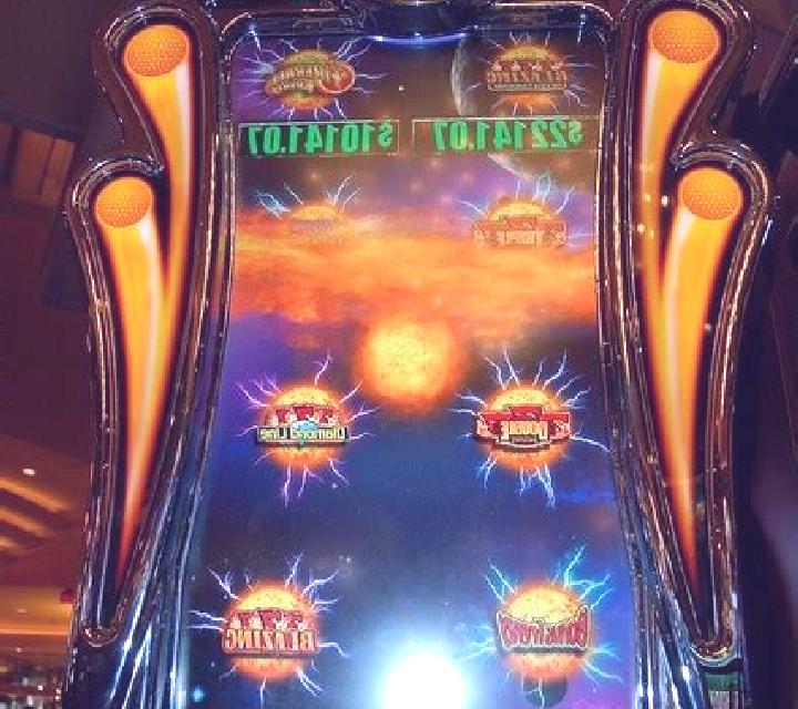 The Lone Fireball slot machine