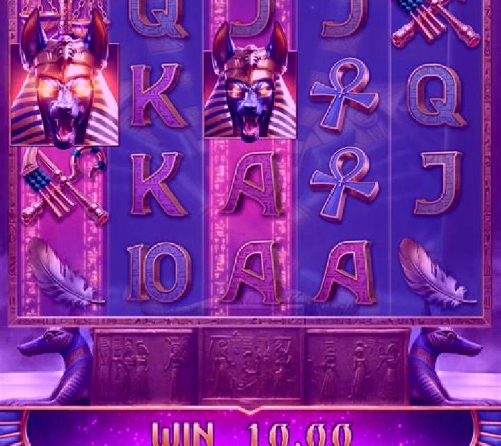 The Queens Court slot machine