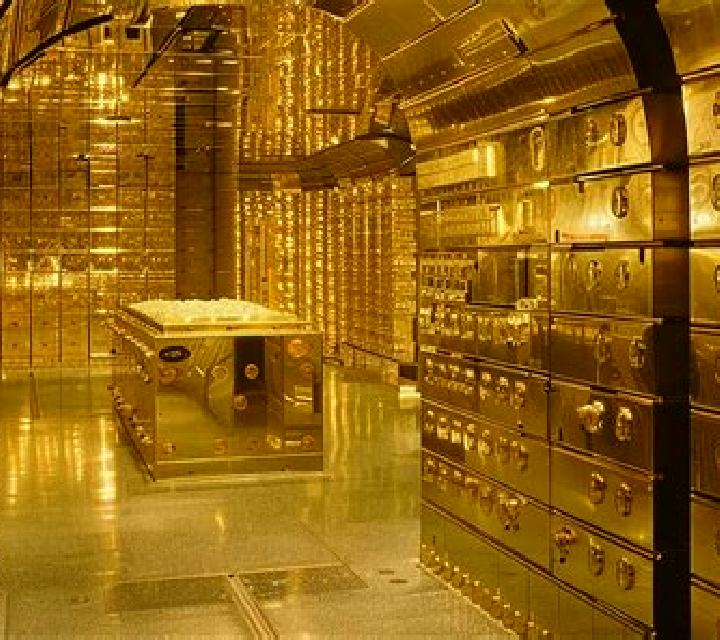 THE VAULT - Gold & Silver online slot