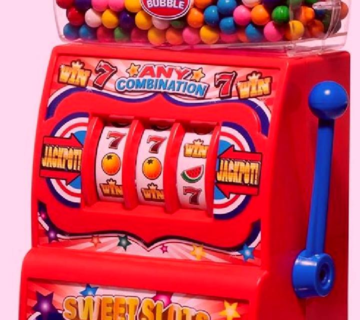 Three Toy V8 slot machine