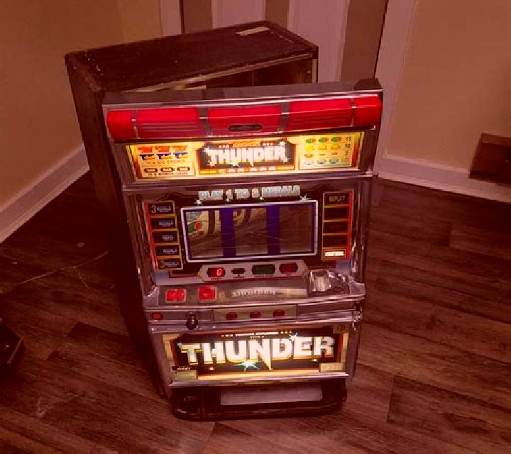 Thunder Shields slot machine