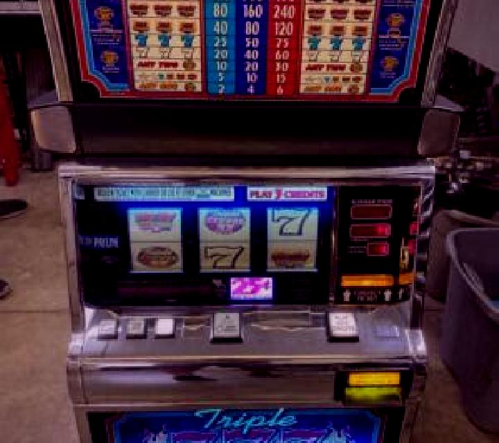 Tiger 7s slot machine