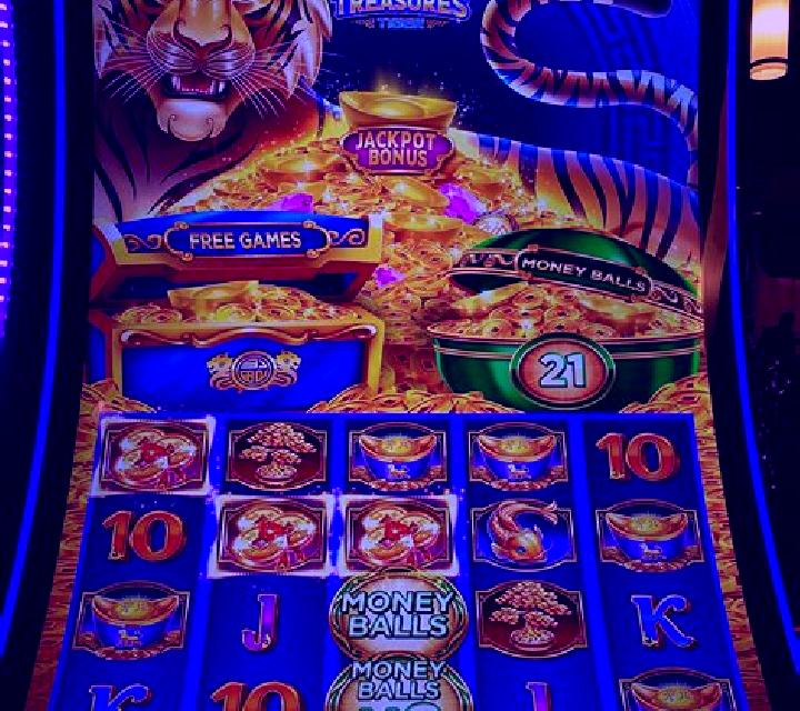 Tiger on Gold slot machine