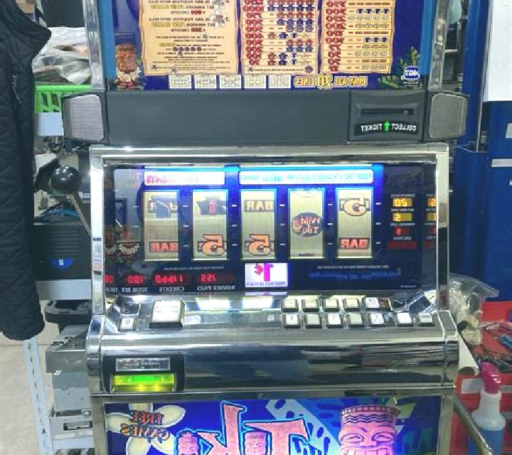 Tiki Island Fishoween slot machine