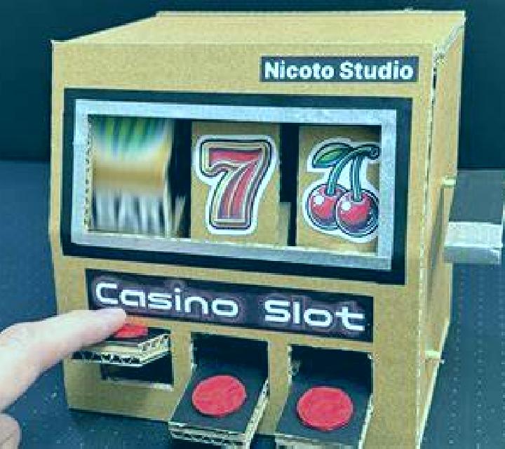 Tinkering Box slot machine