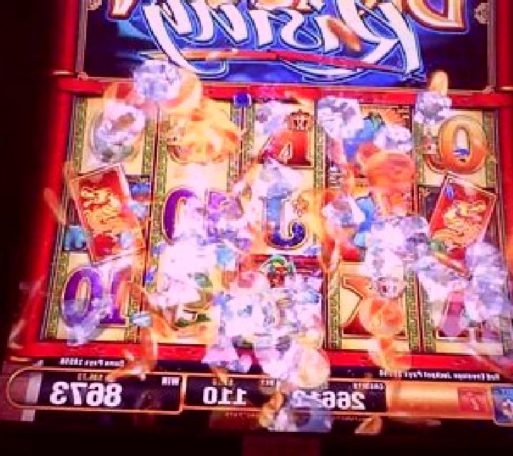 Titans Rising slot machine
