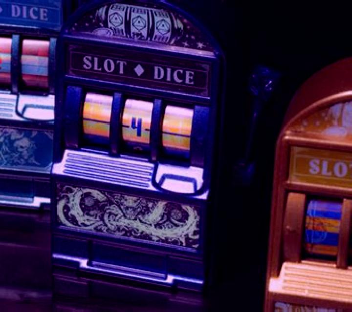 Tornado Dice slot machine