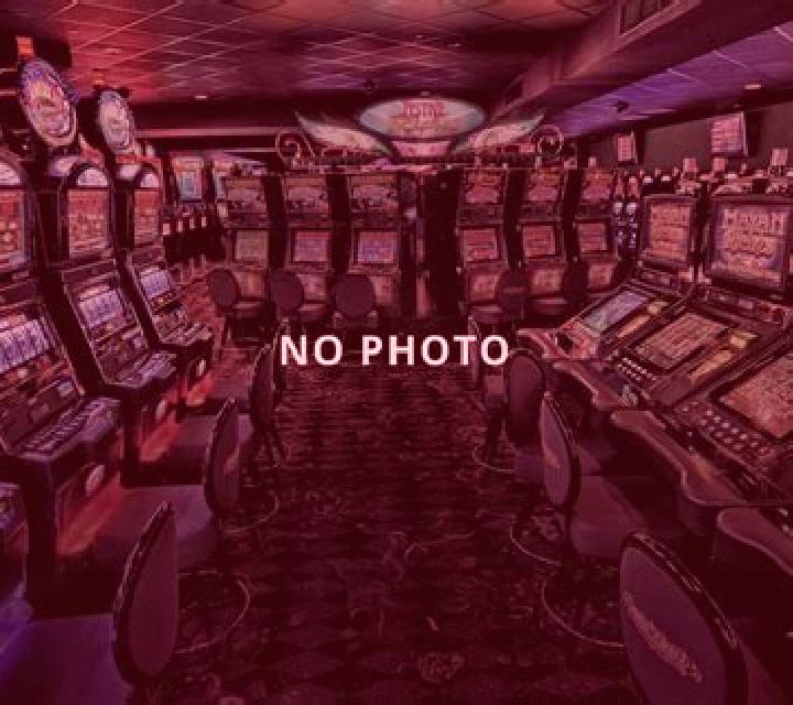 Tri Card Poker (Woohoo) slot machine