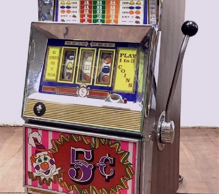 Trickster slot machine