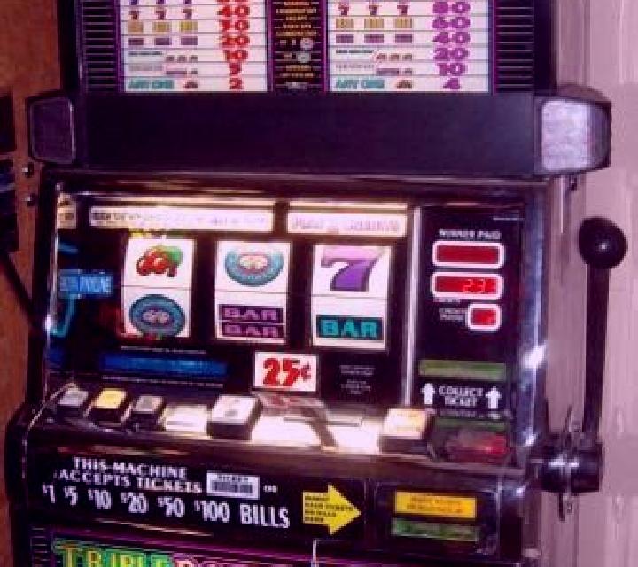 Triple Double Diamond slot