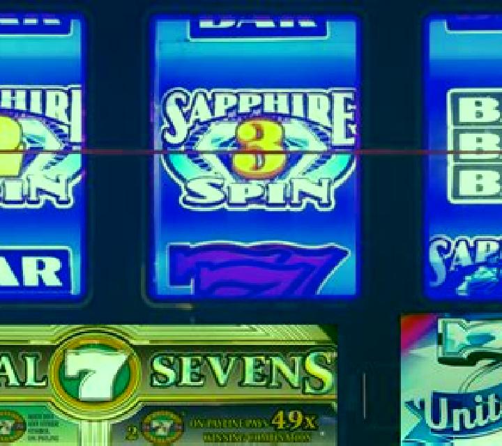 Triple Sapphire Sevens slot