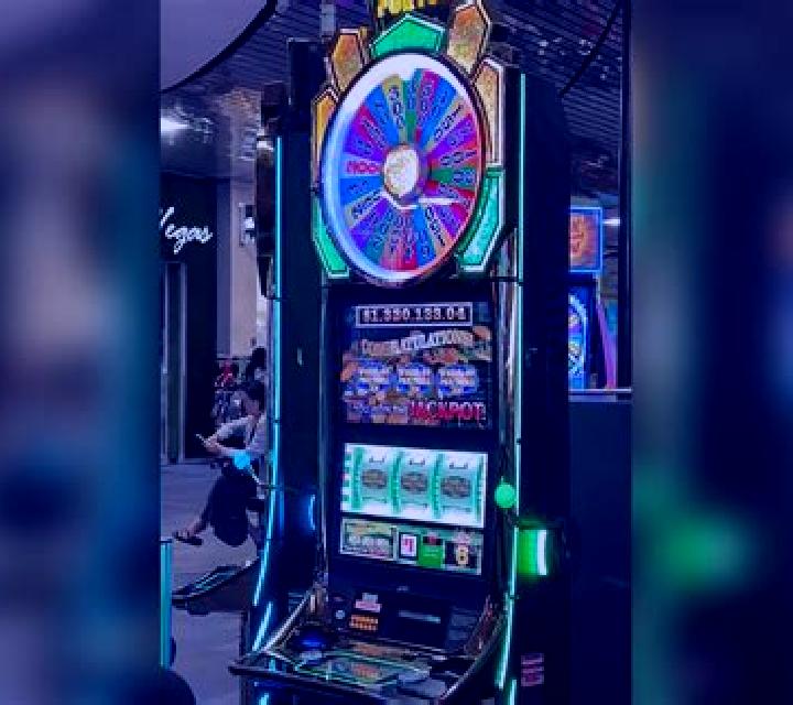 Trivia Show Live slot machine