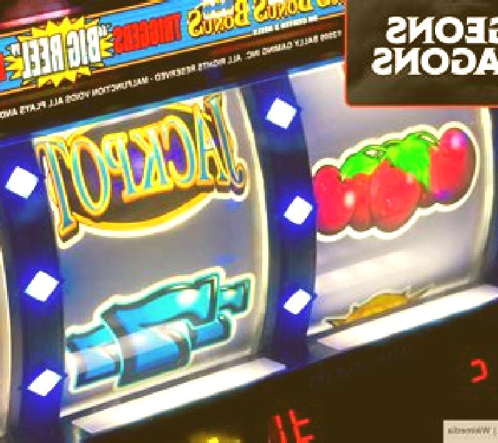 Tug of War slot machine