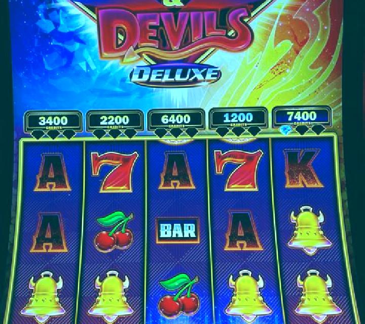 Turbo Diamonds slot machine