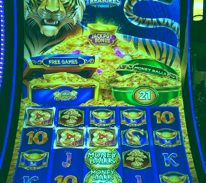 Tutan s Treasure slot machine