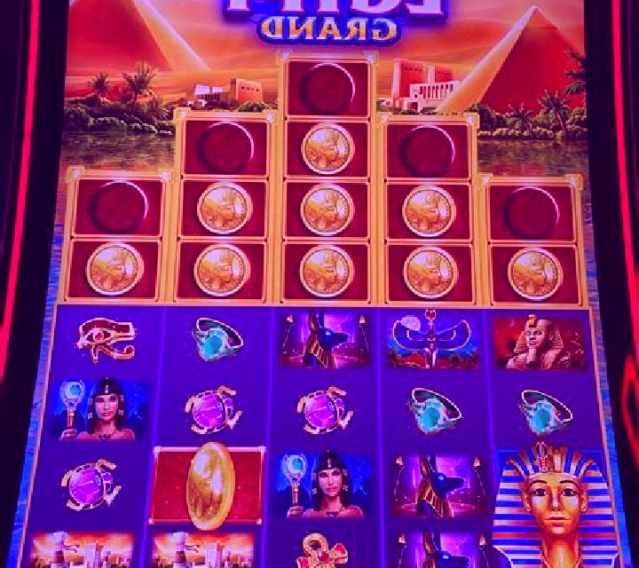 Twinko of Egypt slot machine
