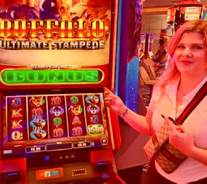 Ultimate Flip slot machine
