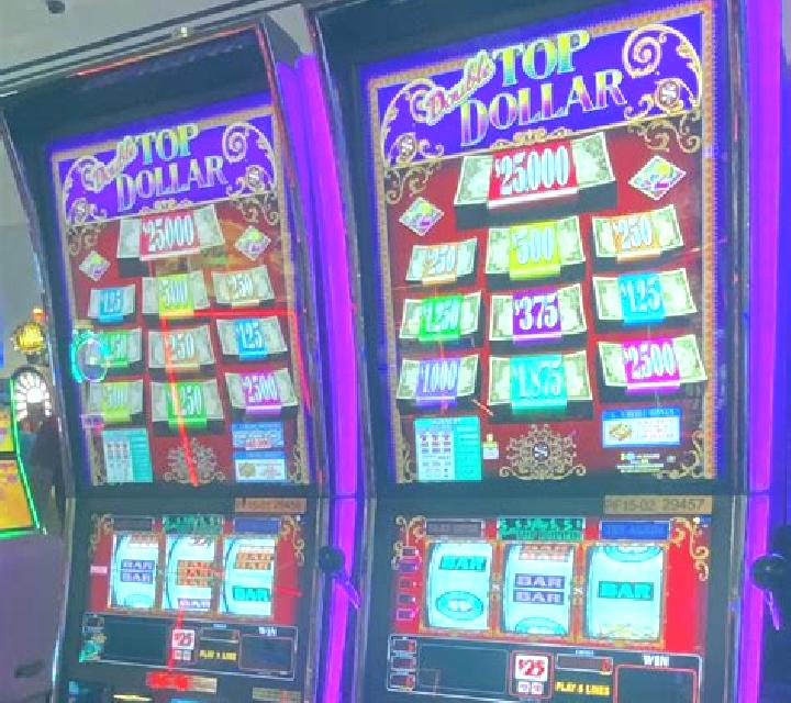 Uncles Dollar slot machine