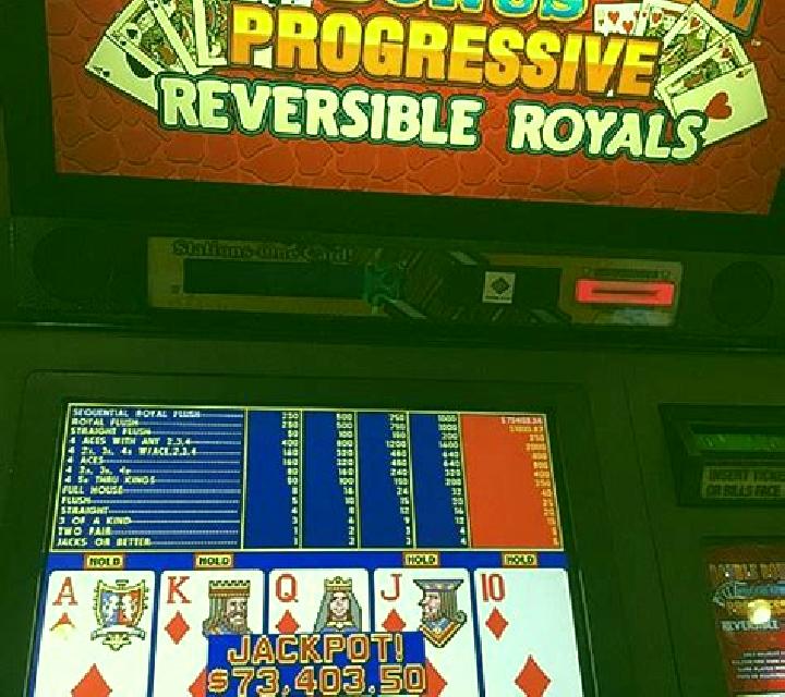 Unlikely Royals slot machine