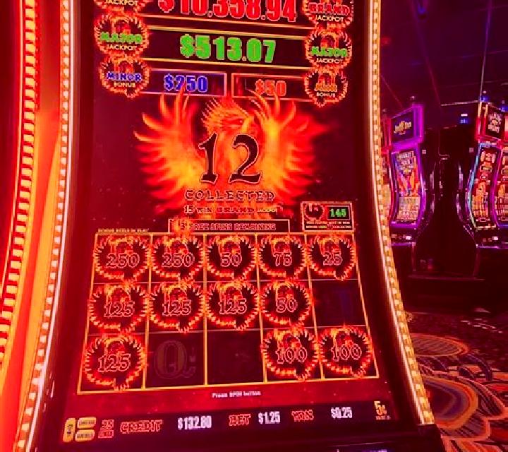 Valley of the Phoenix slot machine