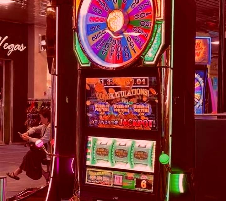 Vegas Chase’N’Win slot machine