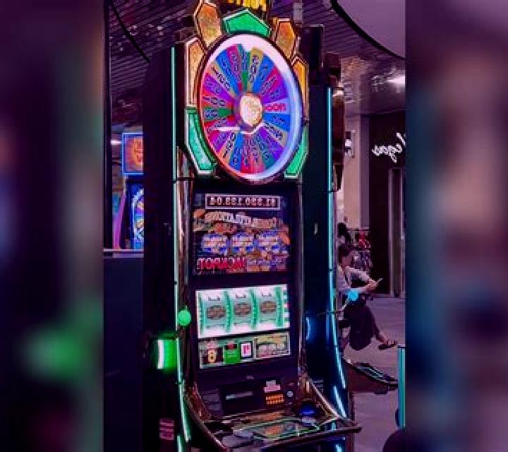 Vegas Royale Super Wheel slot machine