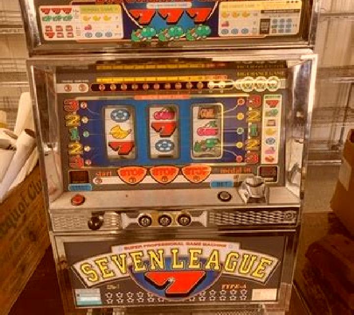 vFootball League slot machine