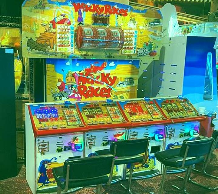 Wacky Waves slot machine