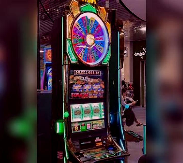 Wealth and Happy Life slot machine