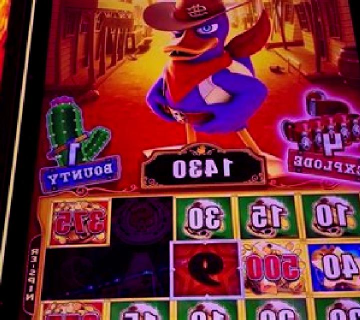 What the Duck!? slot machine