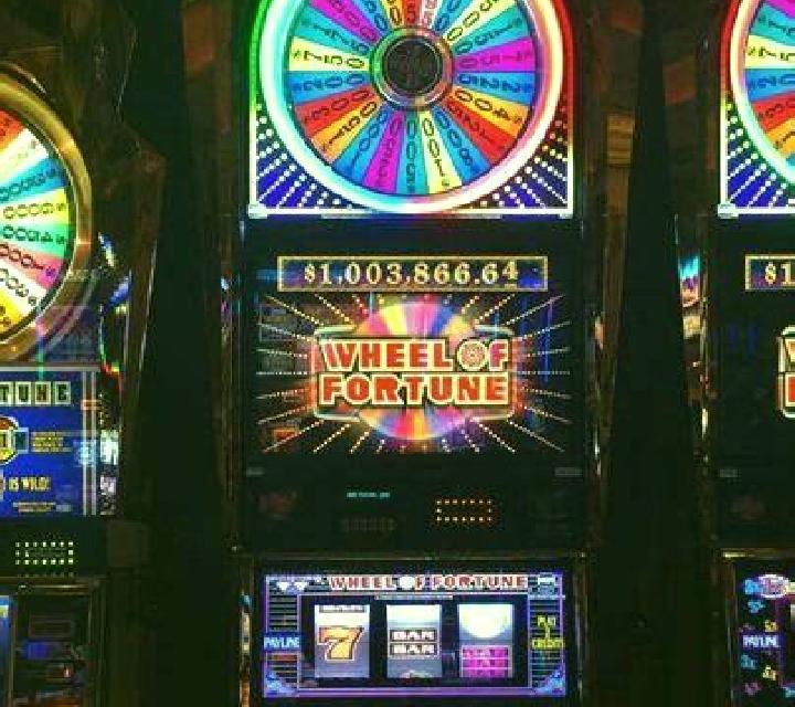 Wheel of Steal slot machine