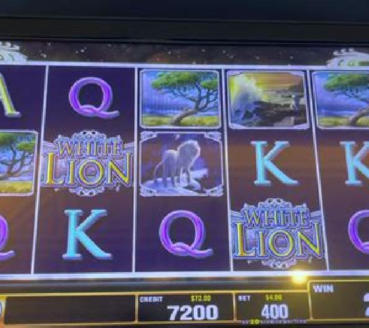 White Lion slot machine