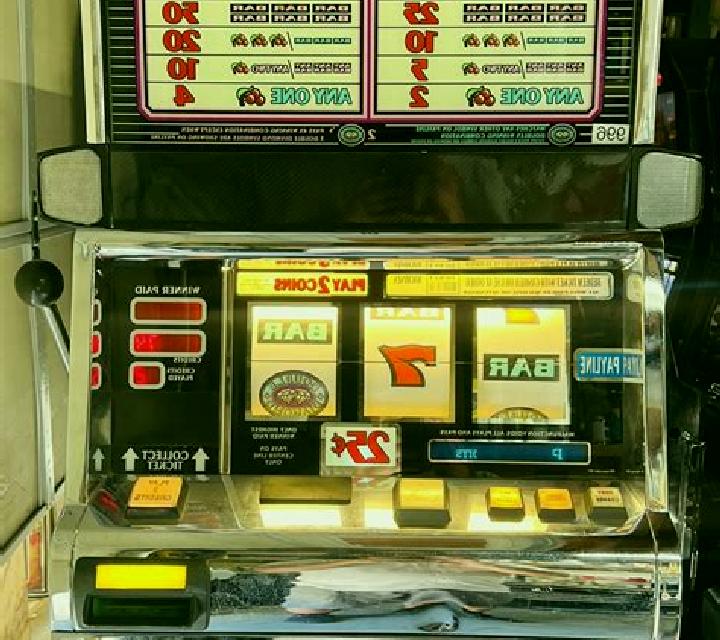 Wolf Diamond slot machine