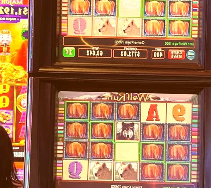 Wolf of Charms slot machine