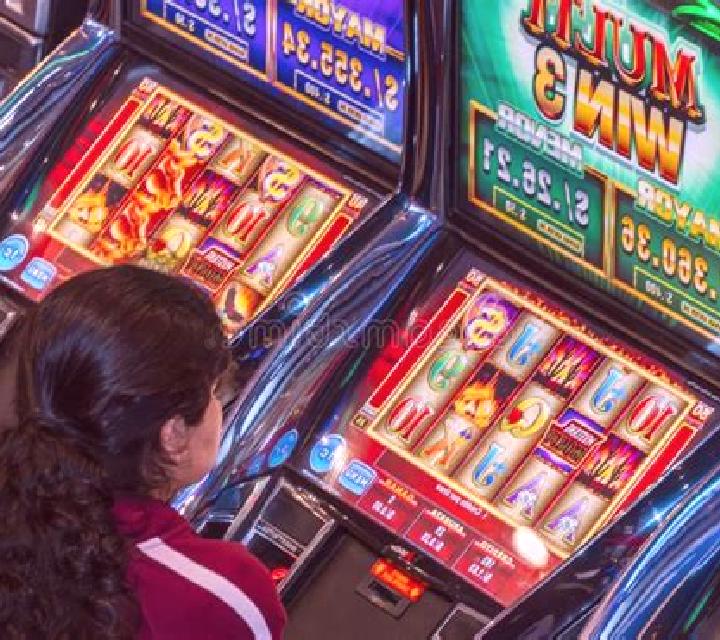 Wolf s Moon 3 slot machine